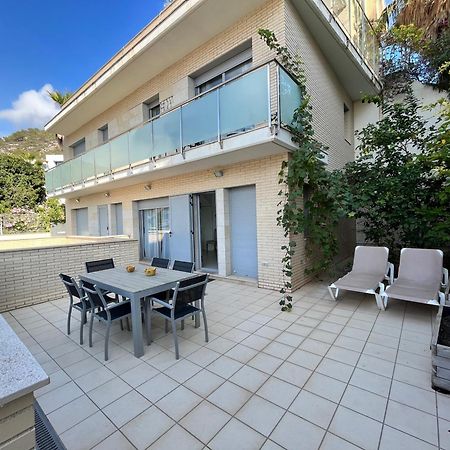Appartamento Tranquil Duplex In Sitges, Barcelona,Sea Views, Parking, Terrace Esterno foto