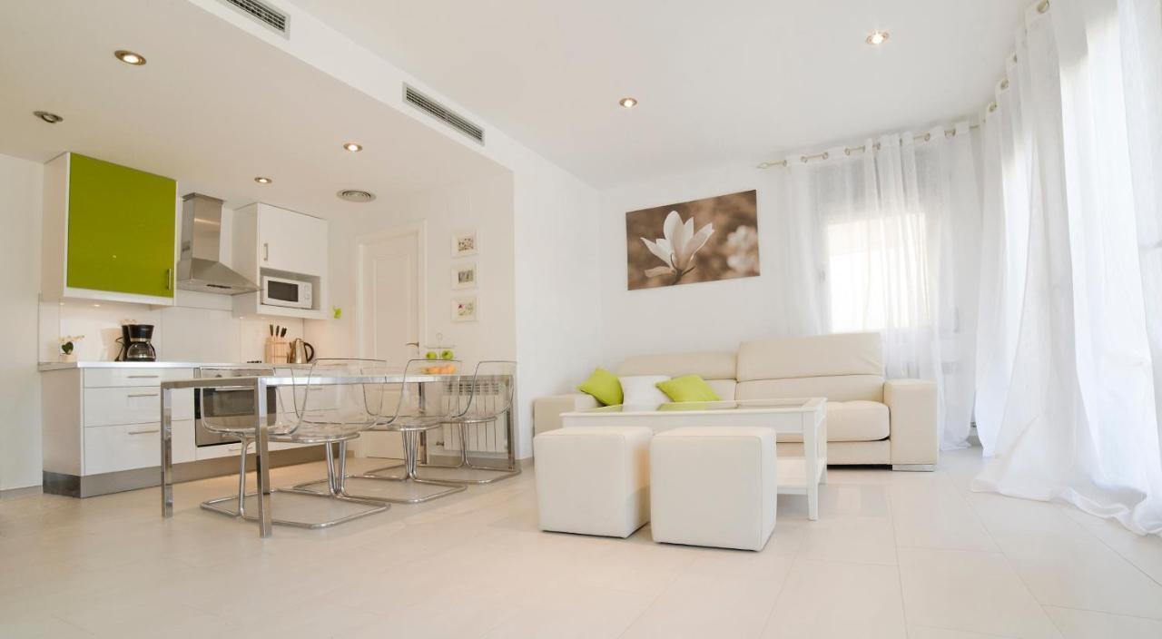 Appartamento Tranquil Duplex In Sitges, Barcelona,Sea Views, Parking, Terrace Esterno foto