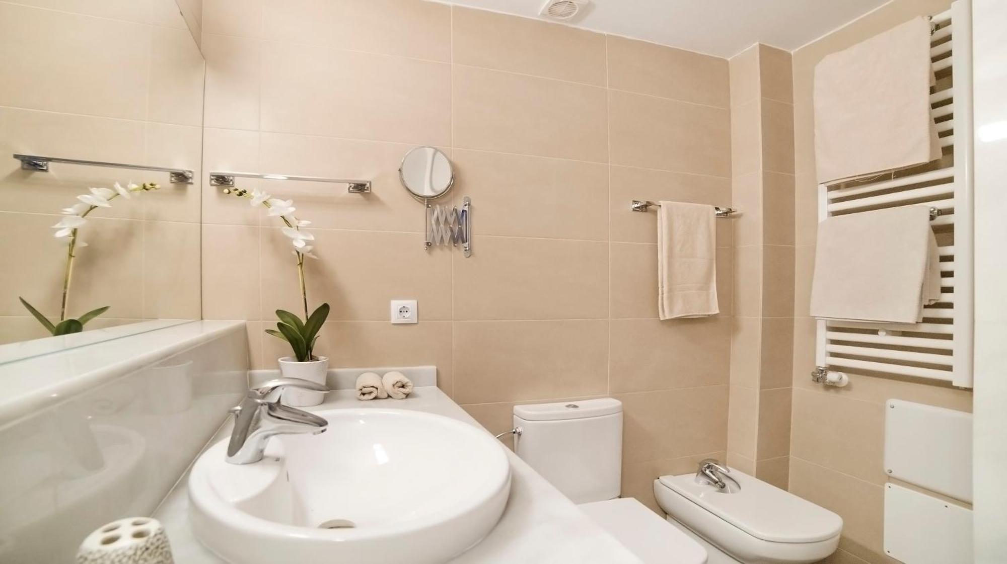 Appartamento Tranquil Duplex In Sitges, Barcelona,Sea Views, Parking, Terrace Esterno foto