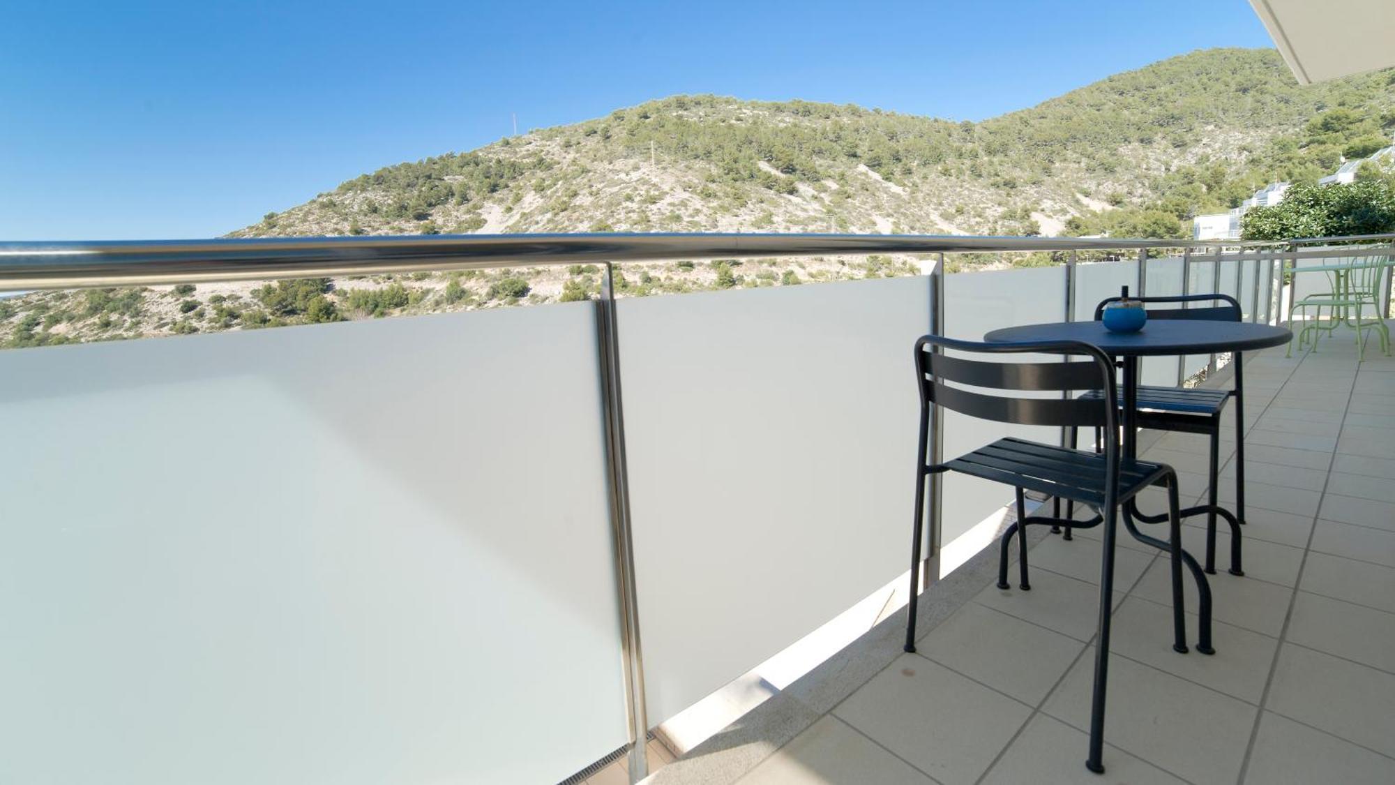 Appartamento Tranquil Duplex In Sitges, Barcelona,Sea Views, Parking, Terrace Esterno foto